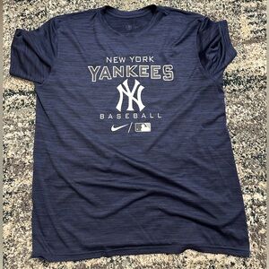 Nike New York Yankees Shirt